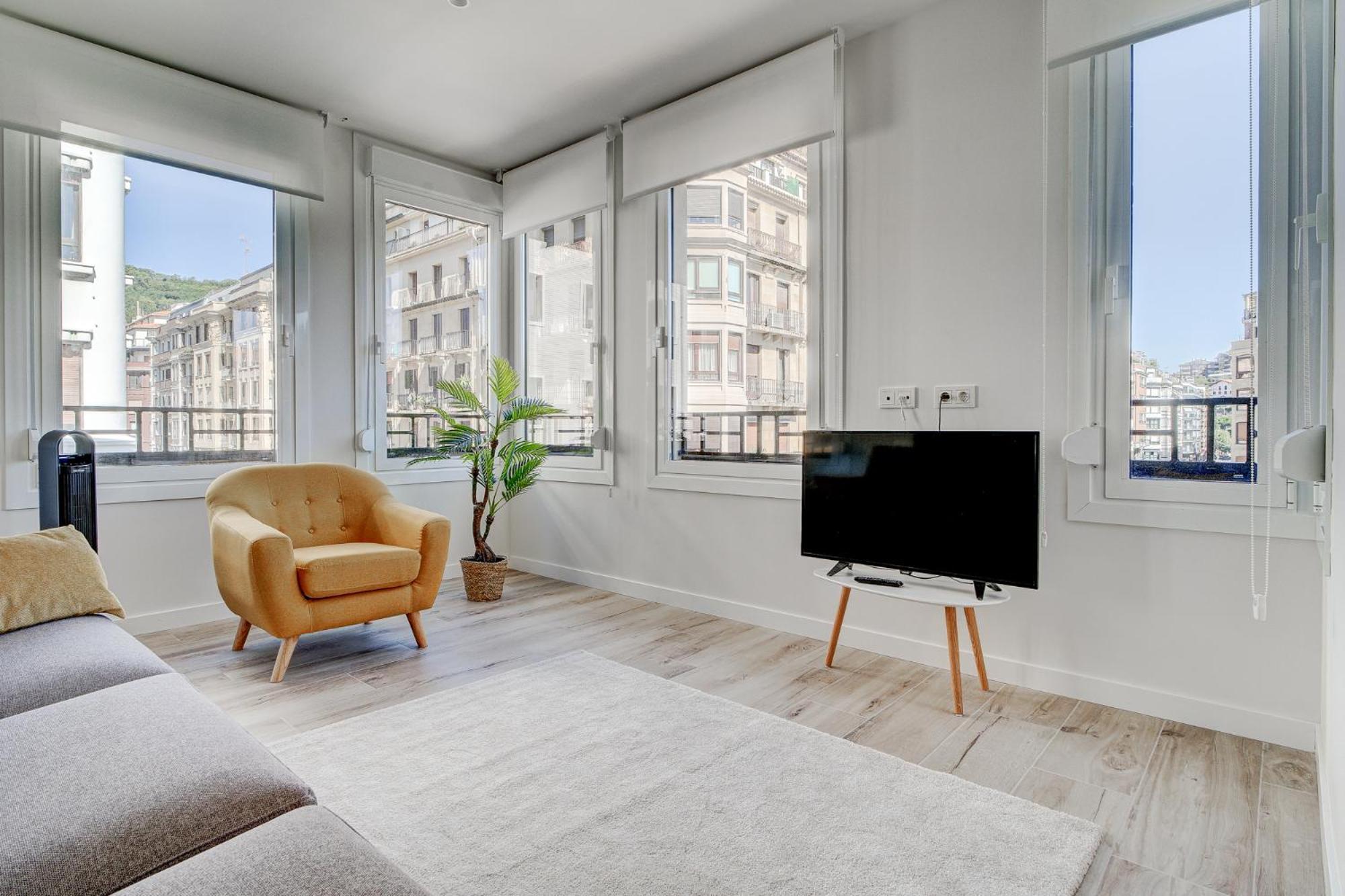 Apartamentos Gran Via By Sanse Holidays San Sebastian Exterior photo