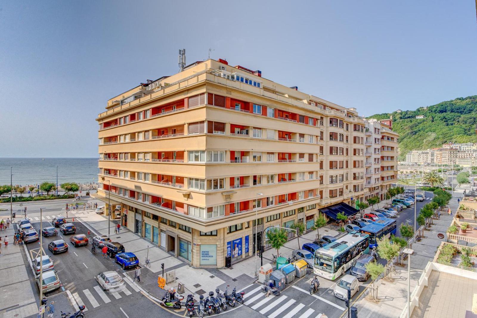 Apartamentos Gran Via By Sanse Holidays San Sebastian Exterior photo